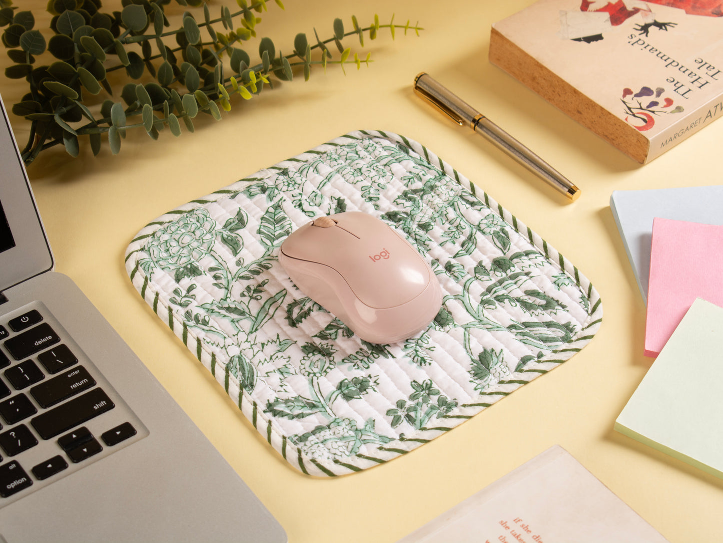 Ergonomic Cloth Padded Mouse Pad – Comfortable Gaming & Office Use