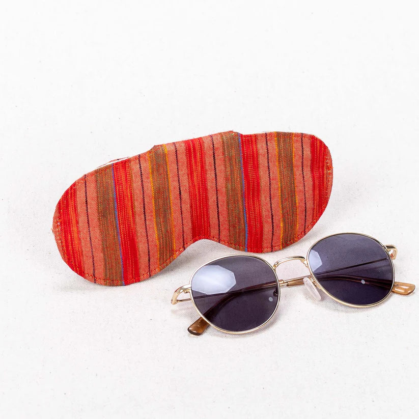 Sleek Compact Eyewear Case – Protective & Portable