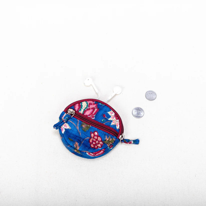 Compact Coin & Accessory Pouch – Stylish & Secure