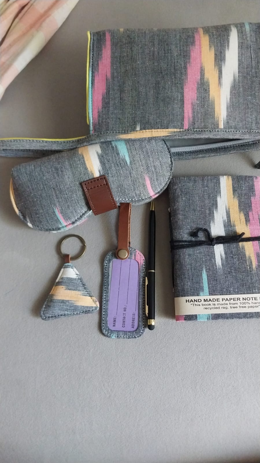 Travel organizer in Ikkat