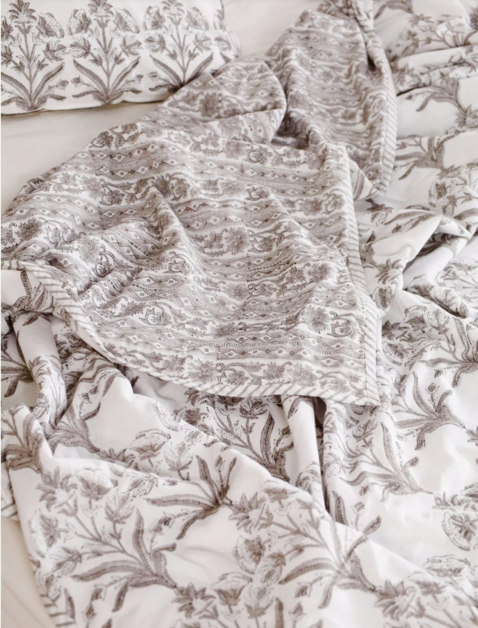 Nira 100% Soft Cotton Summer Quilt / Blanket - Reversible