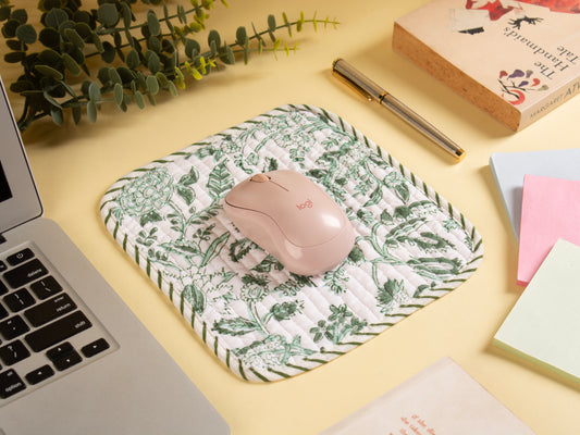 Cloth padded mouse pad